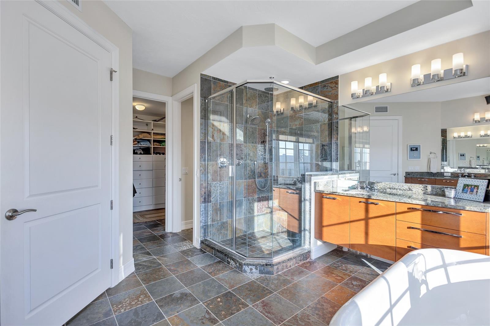 317 BEACH RD