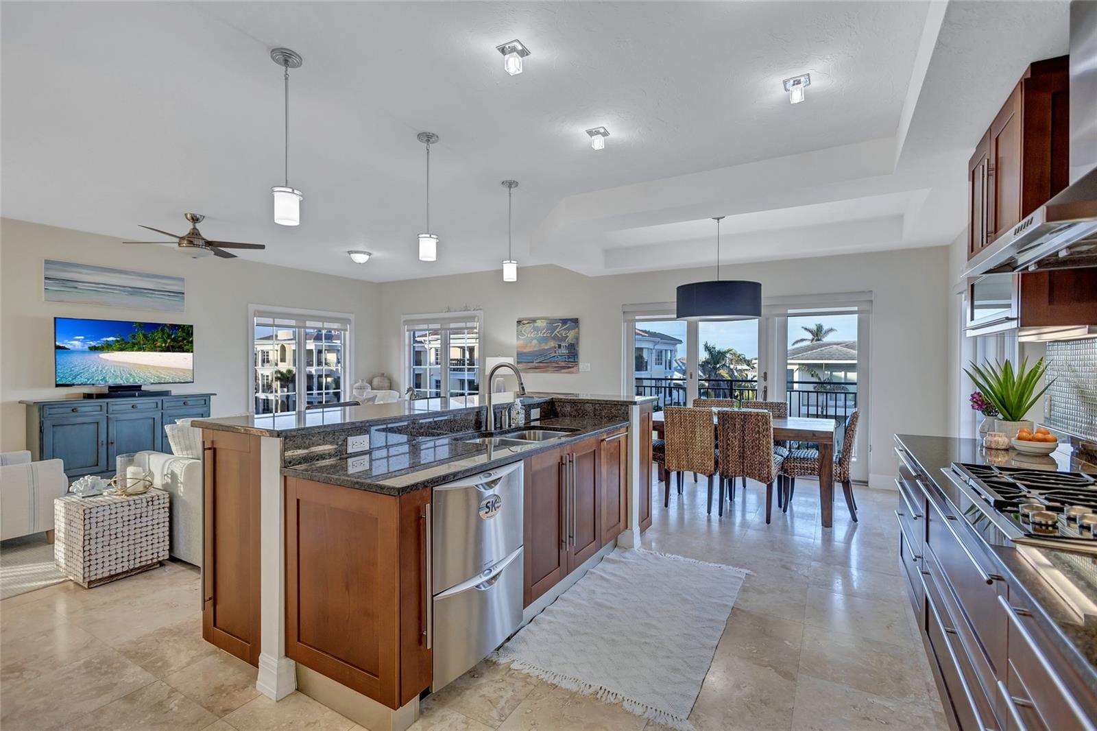 317 BEACH RD
