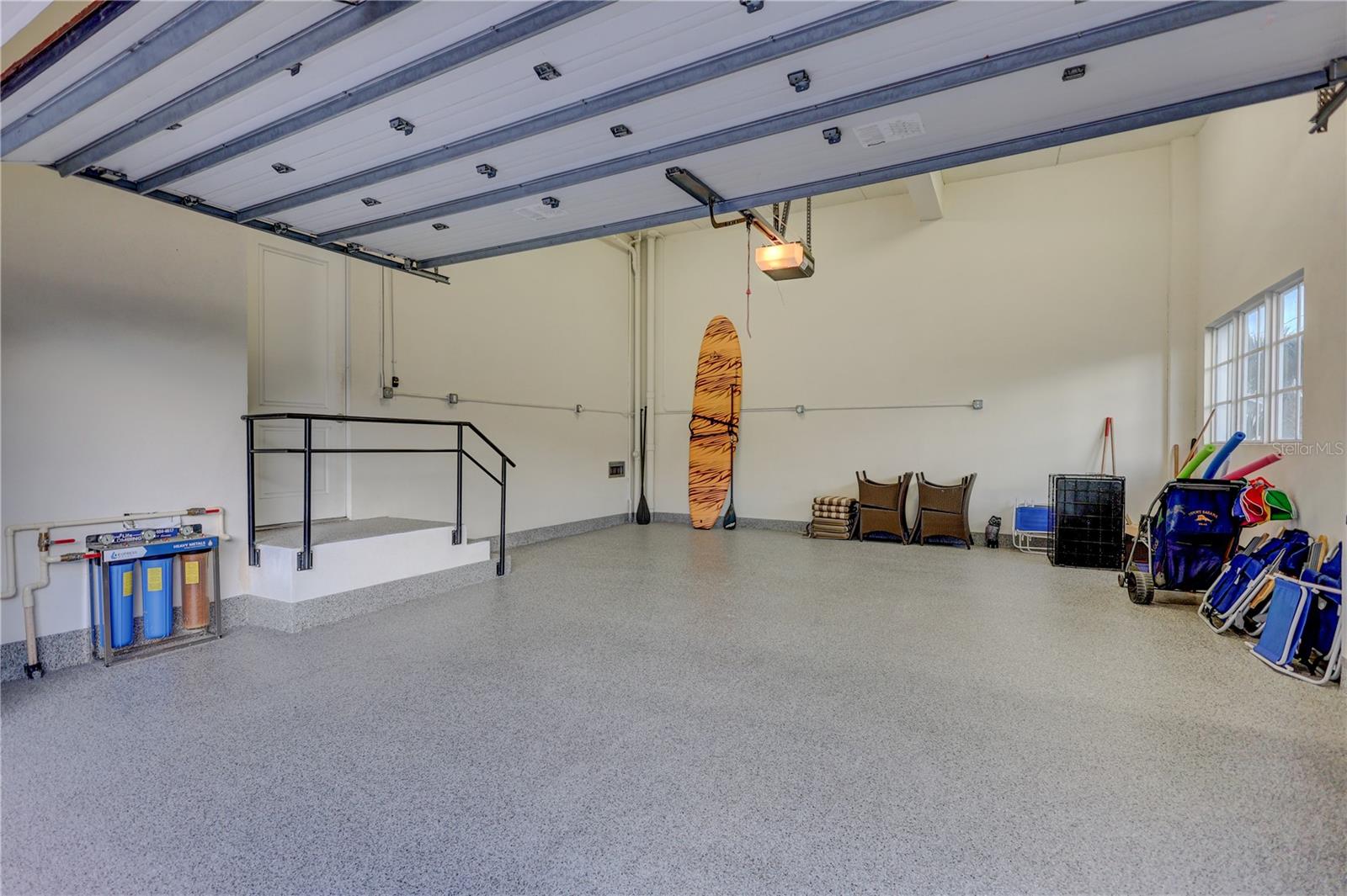 317 BEACH RD