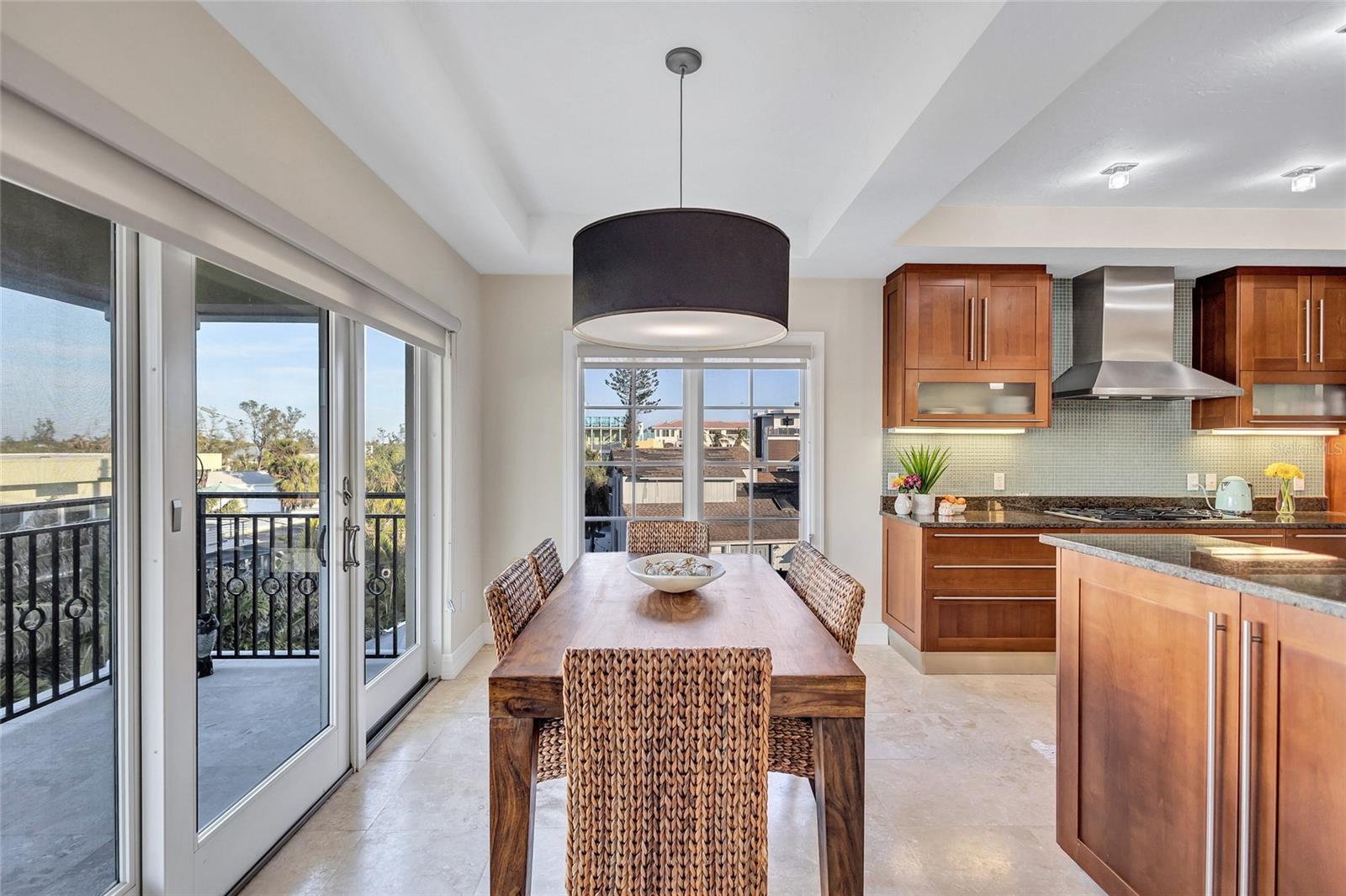 317 BEACH RD