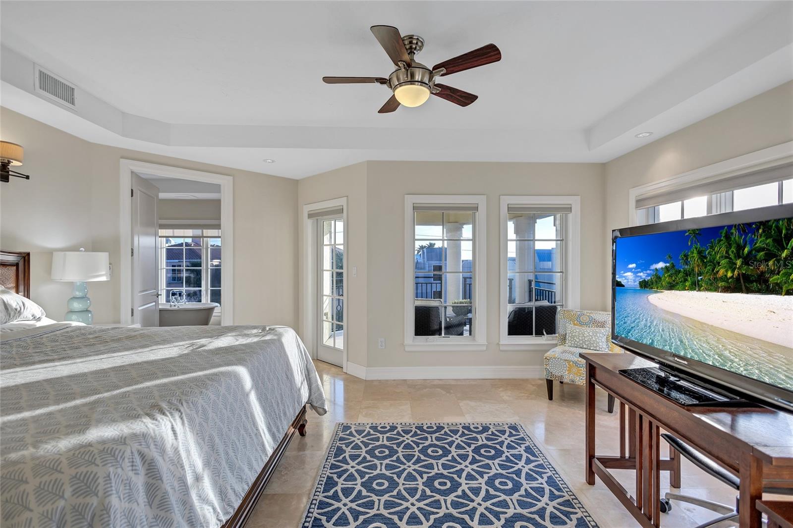 317 BEACH RD