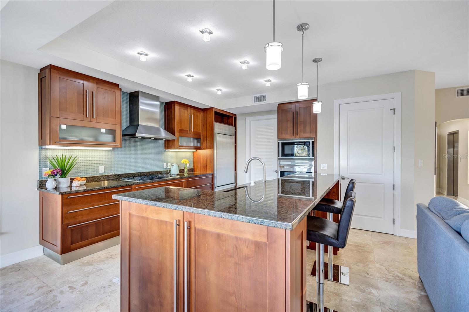 317 BEACH RD