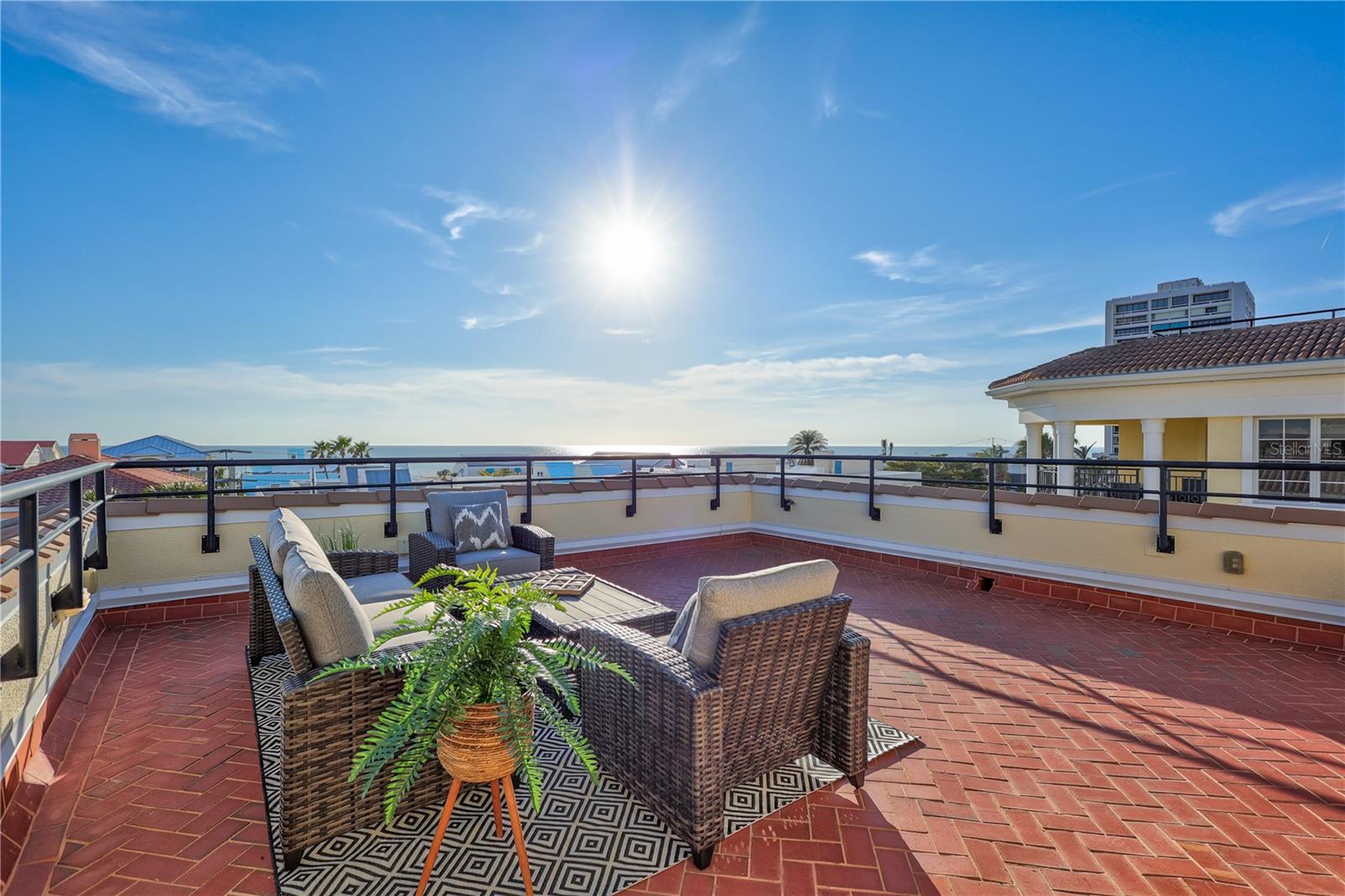 317 BEACH RD
