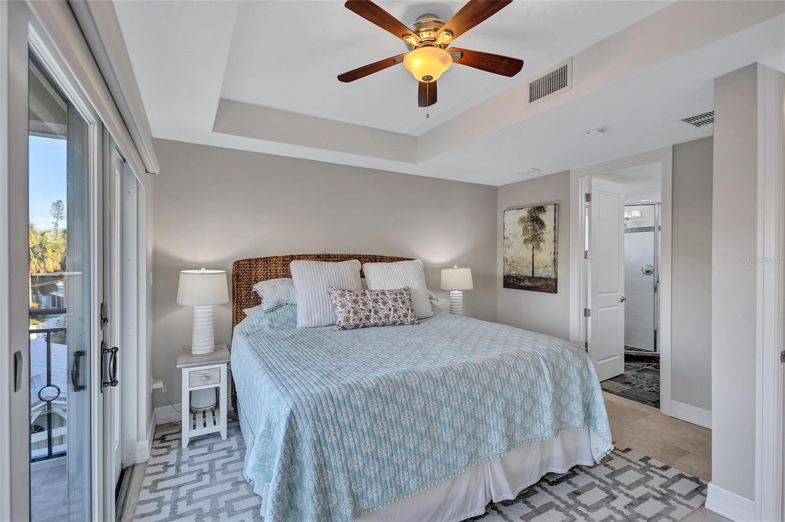317 BEACH RD