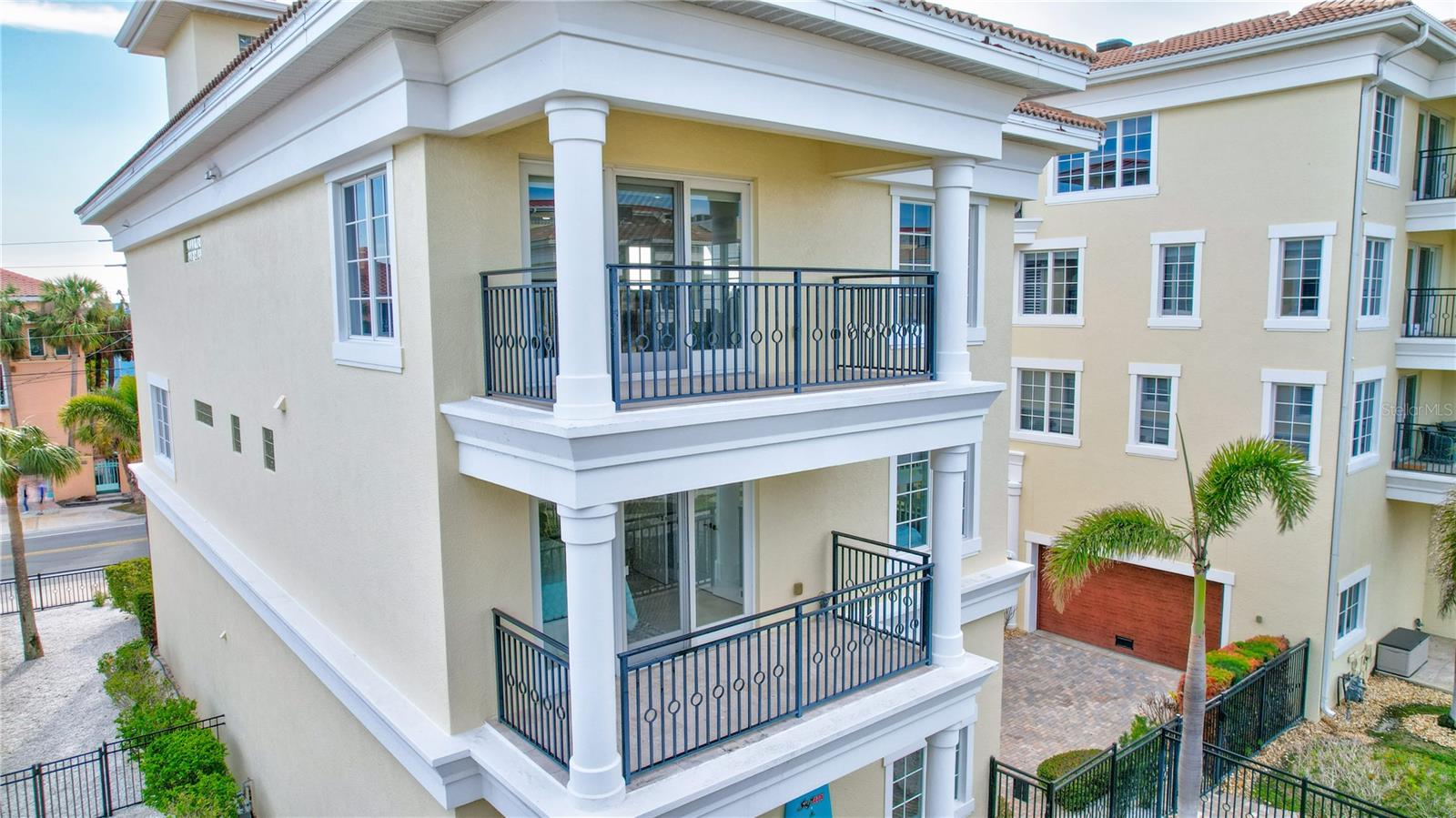 317 BEACH RD