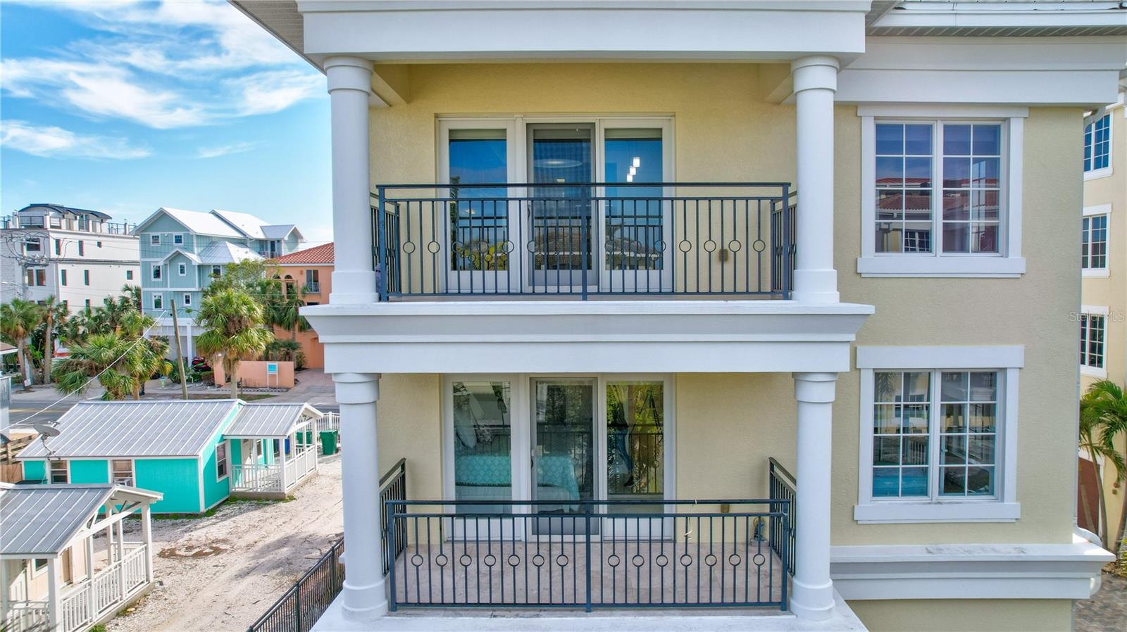 317 BEACH RD