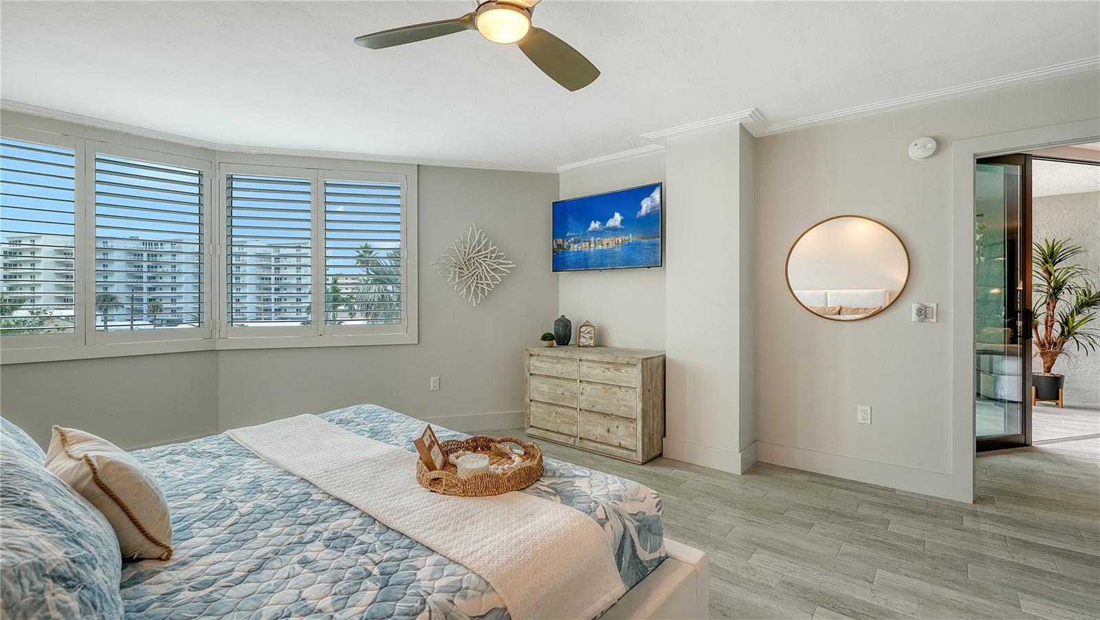 5880 MIDNIGHT PASS RD #403