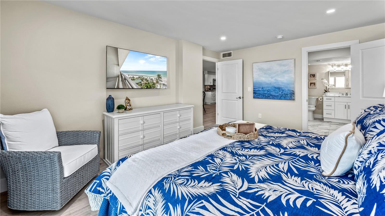 20 WHISPERING SANDS DR #1205