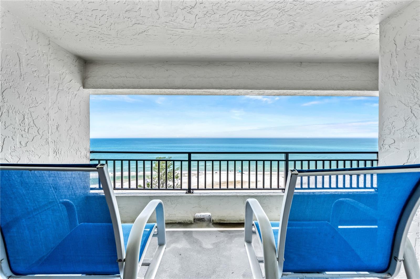 20 WHISPERING SANDS DR #1205