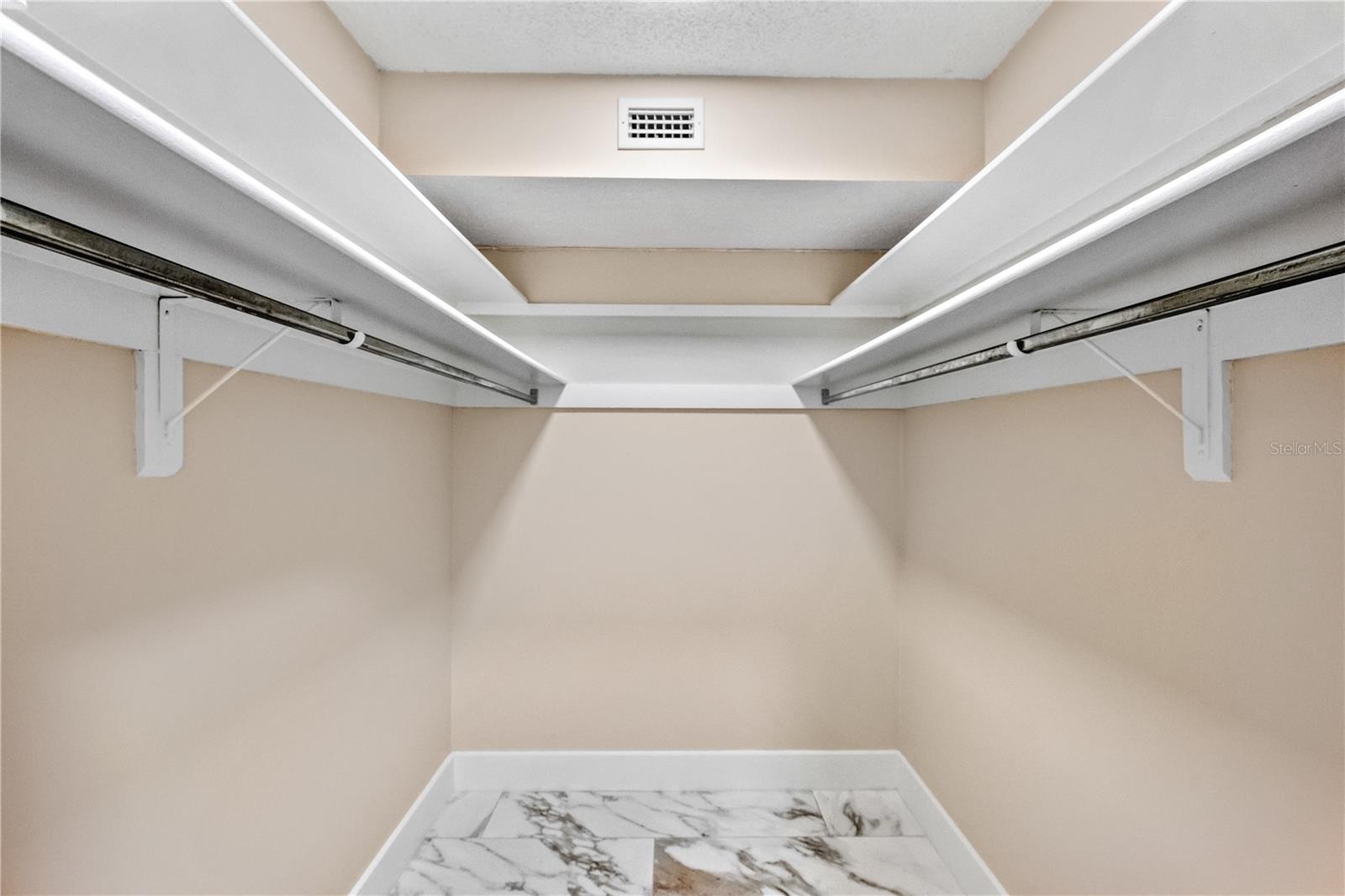 20 WHISPERING SANDS DR #1205