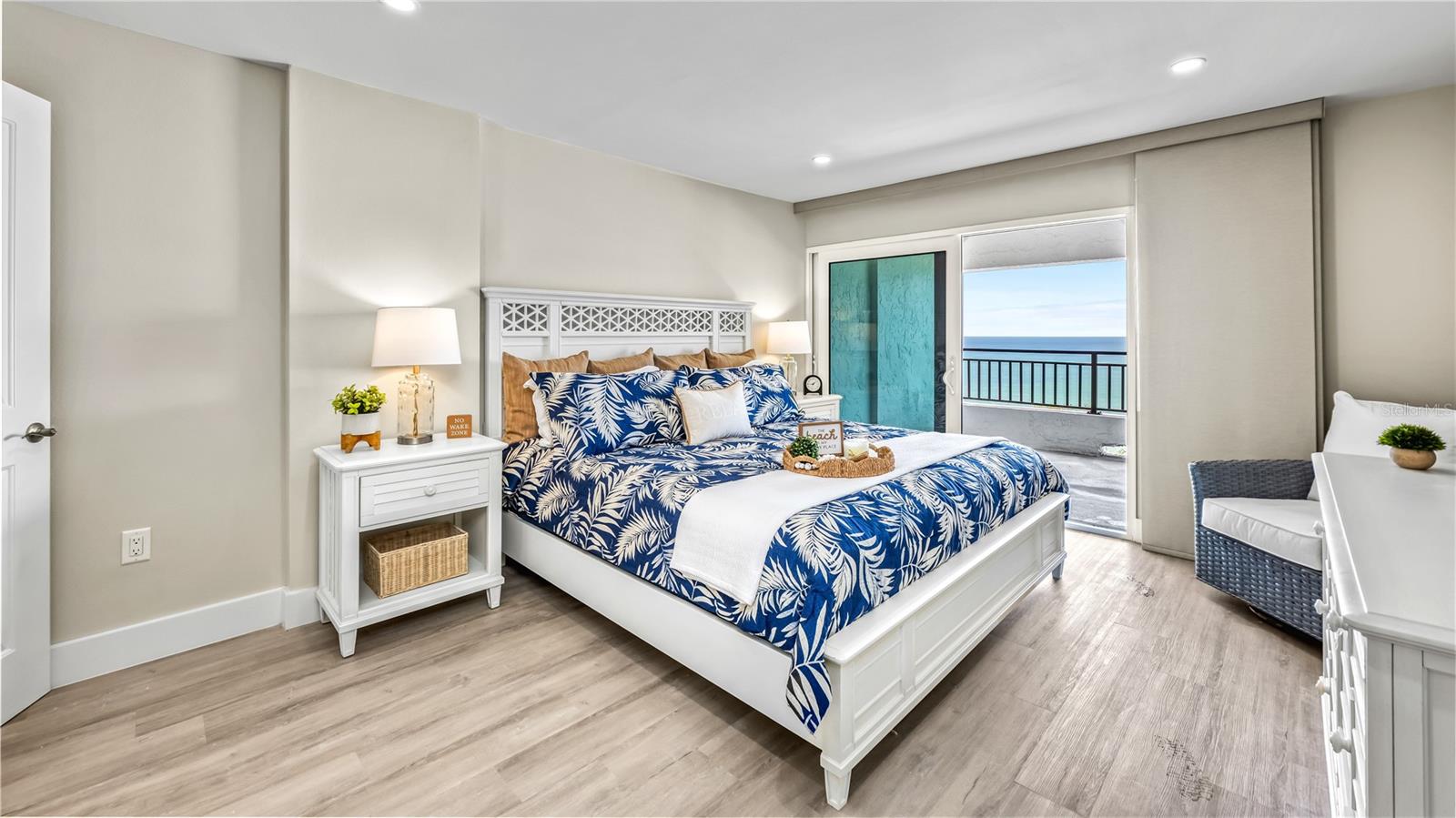 20 WHISPERING SANDS DR #1205