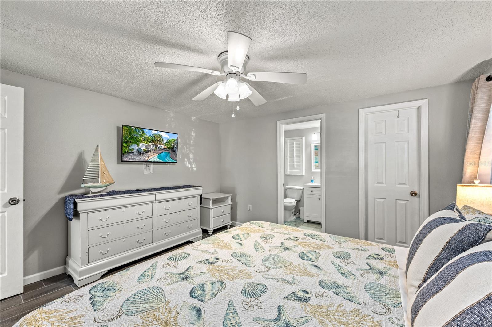 1123 CRESCENT ST #1123/1125