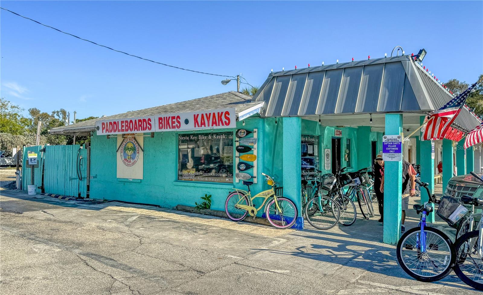 1123 CRESCENT ST #1123/1125