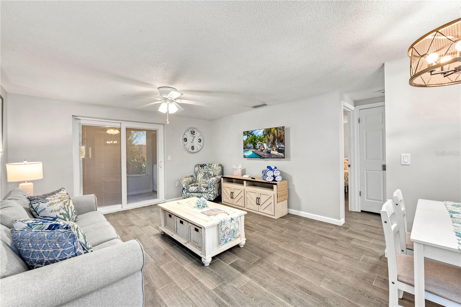 1123 CRESCENT ST #1123/1125