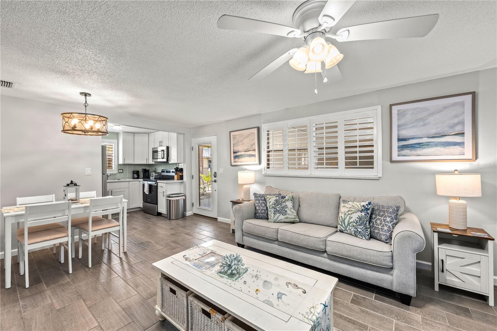 1123 CRESCENT ST #1123/1125