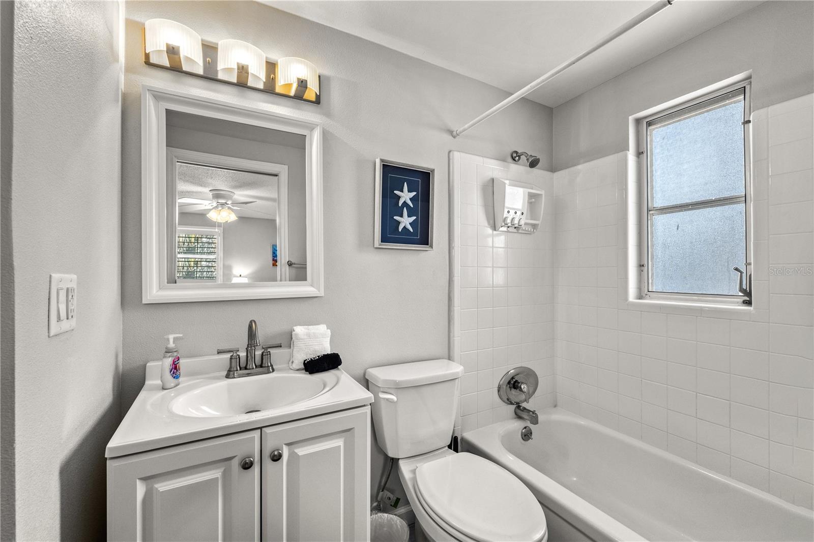 1123 CRESCENT ST #1123/1125