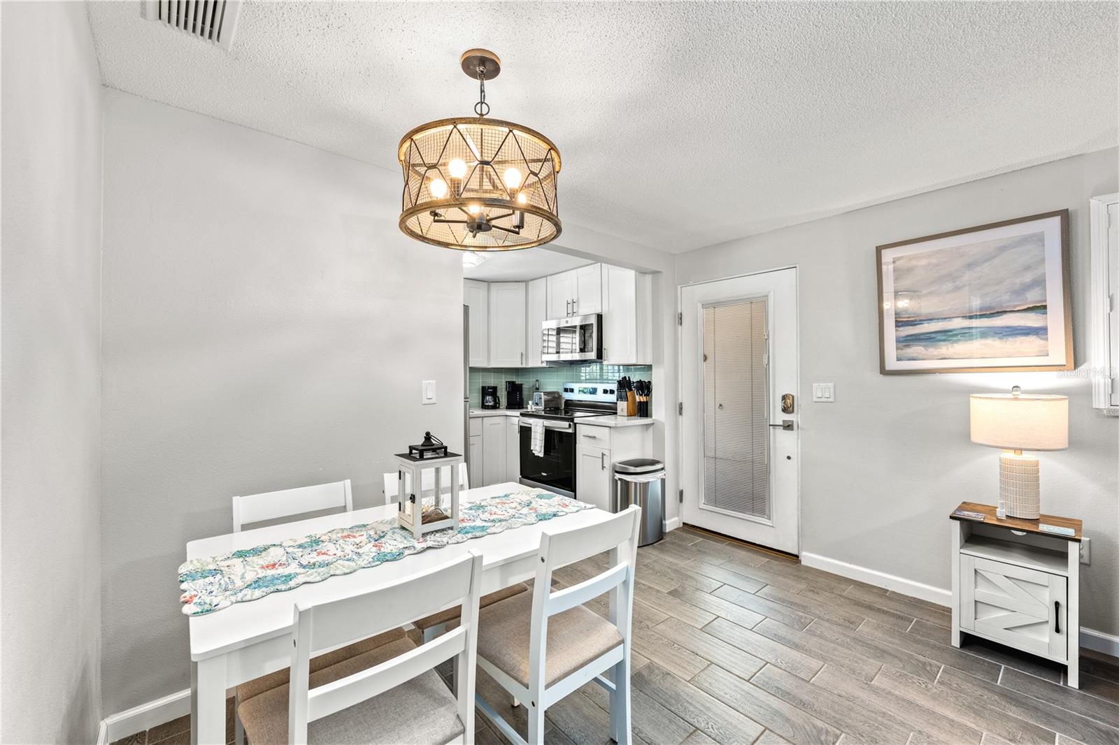 1123 CRESCENT ST #1123/1125