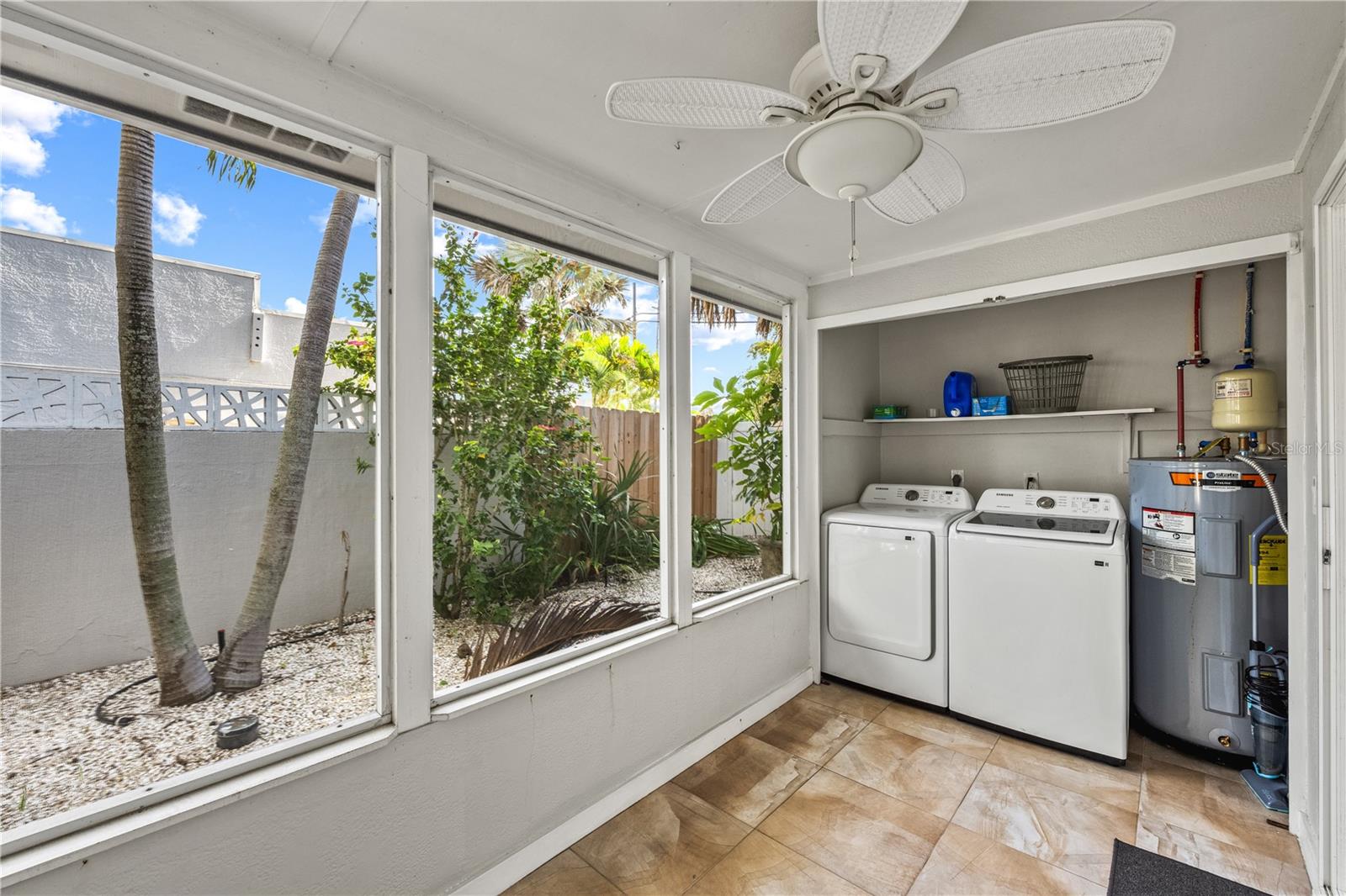 1123 CRESCENT ST #1123/1125