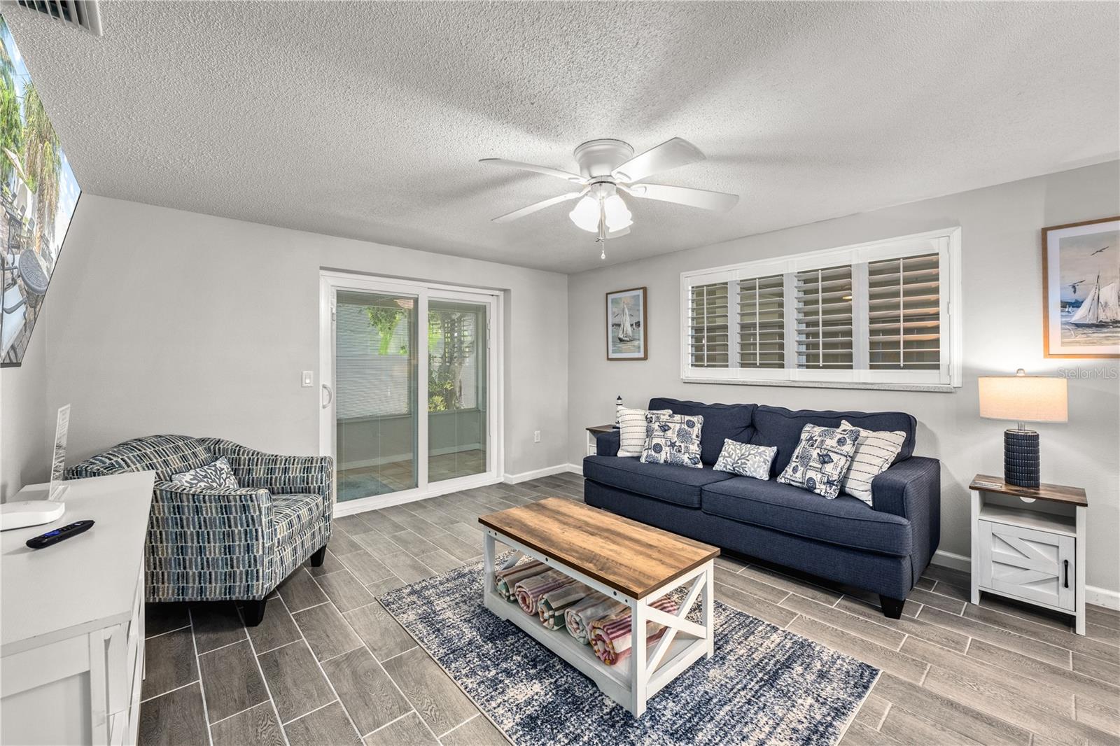 1123 CRESCENT ST #1123/1125