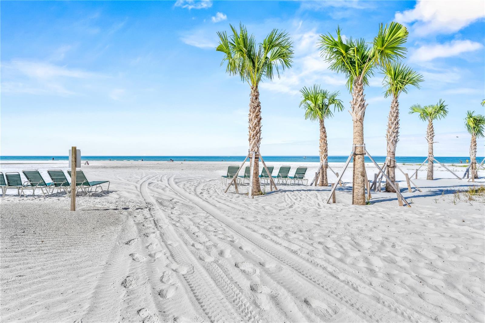 20 WHISPERING SANDS DR #1102