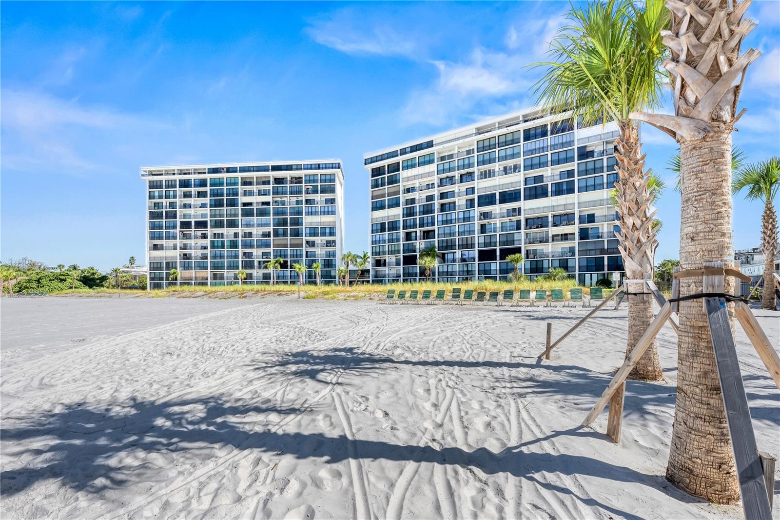 20 WHISPERING SANDS DR #1102