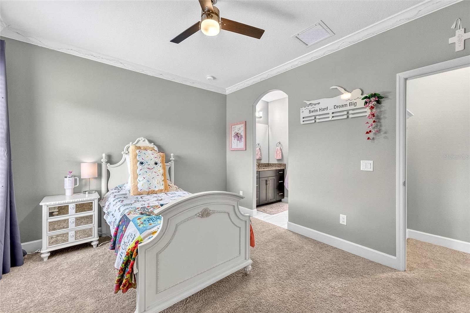 5835 PALMER RANCH PKWY