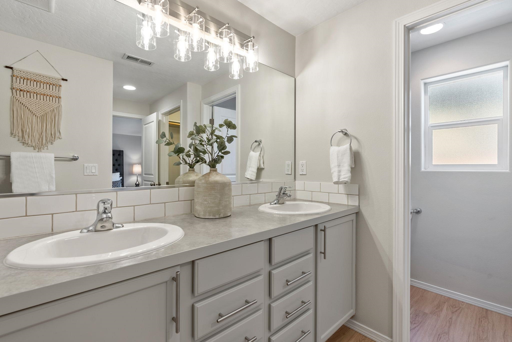 6824 S Granite Hills St