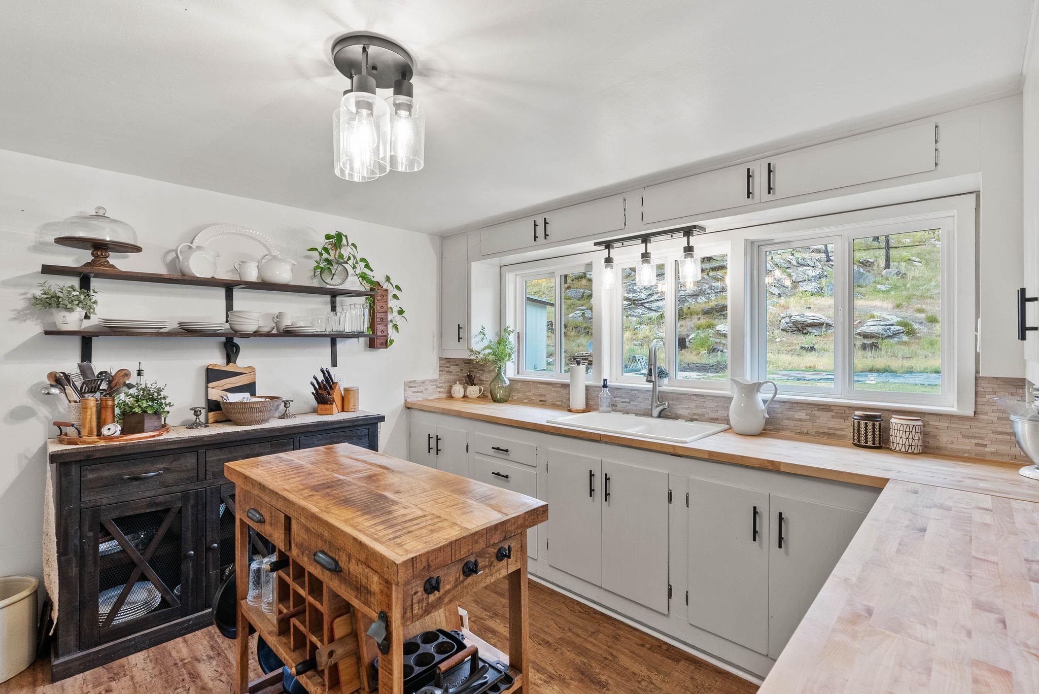 14313 E Blanchard Rd