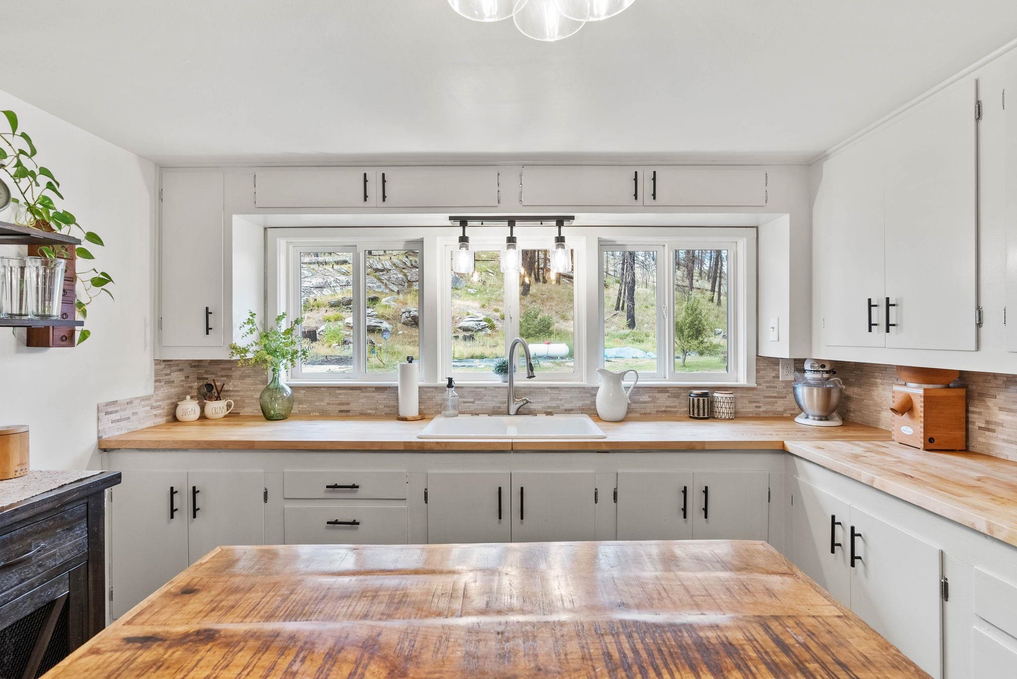 14313 E Blanchard Rd