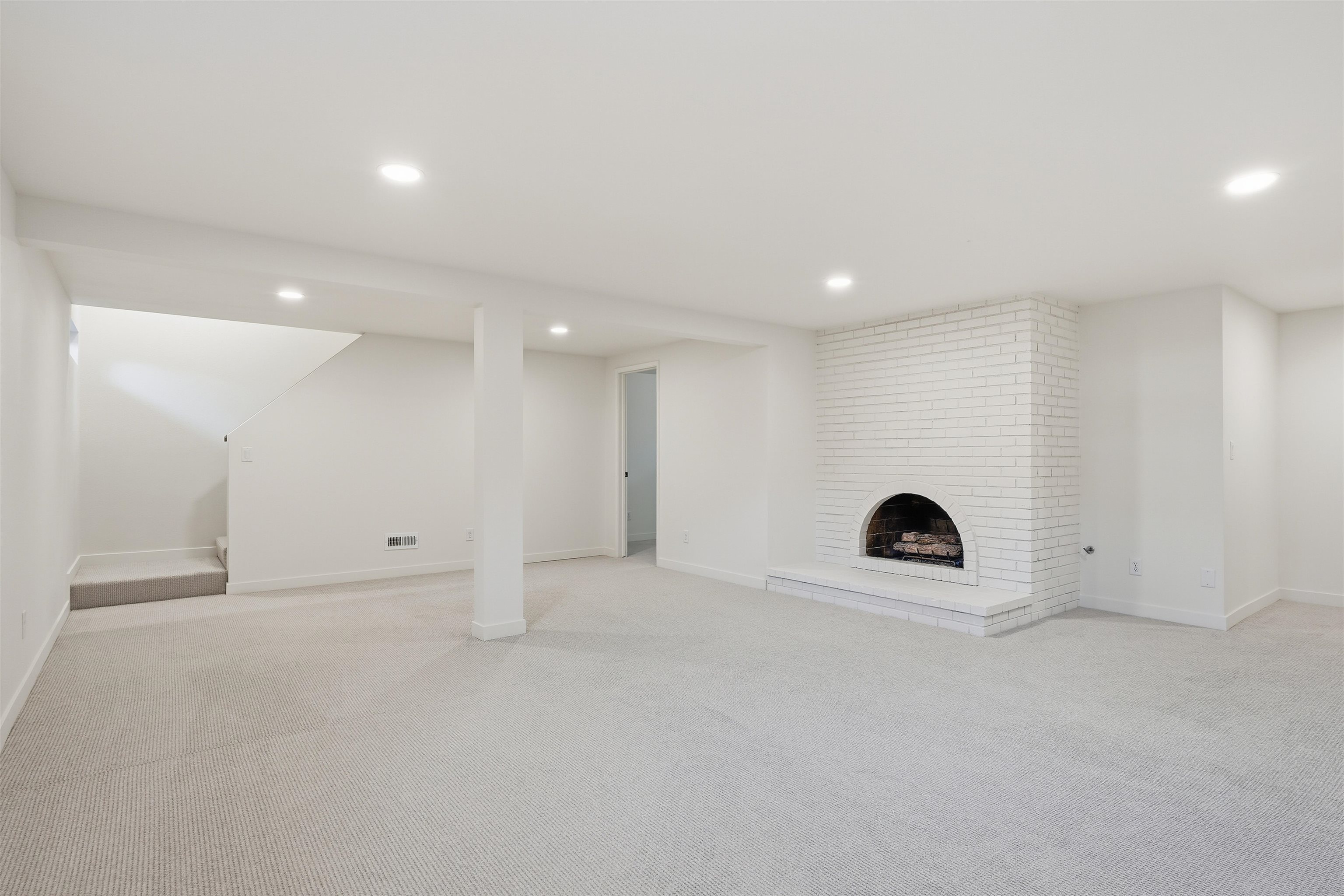 2515 E 38th Ave