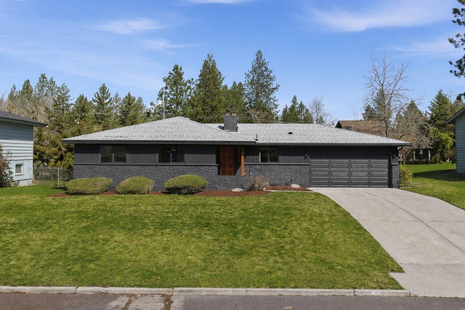 2515 E 38th Ave