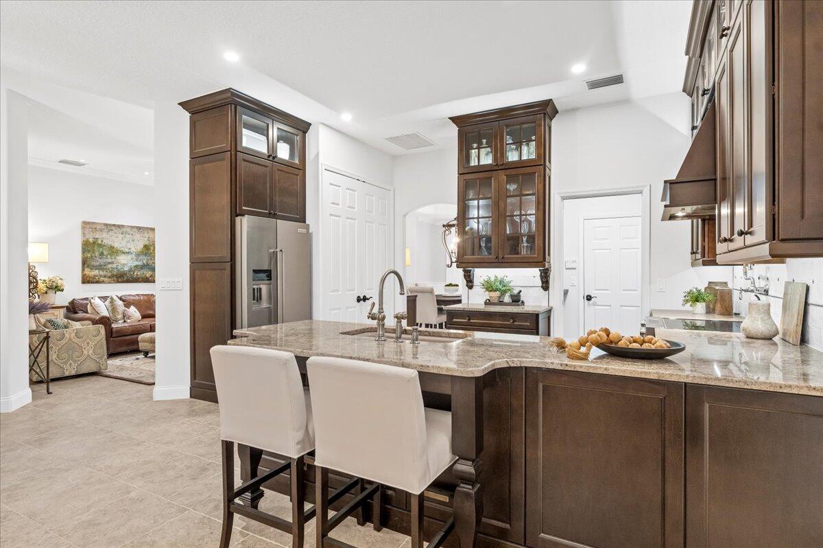 1661 Admiralty Boulevard