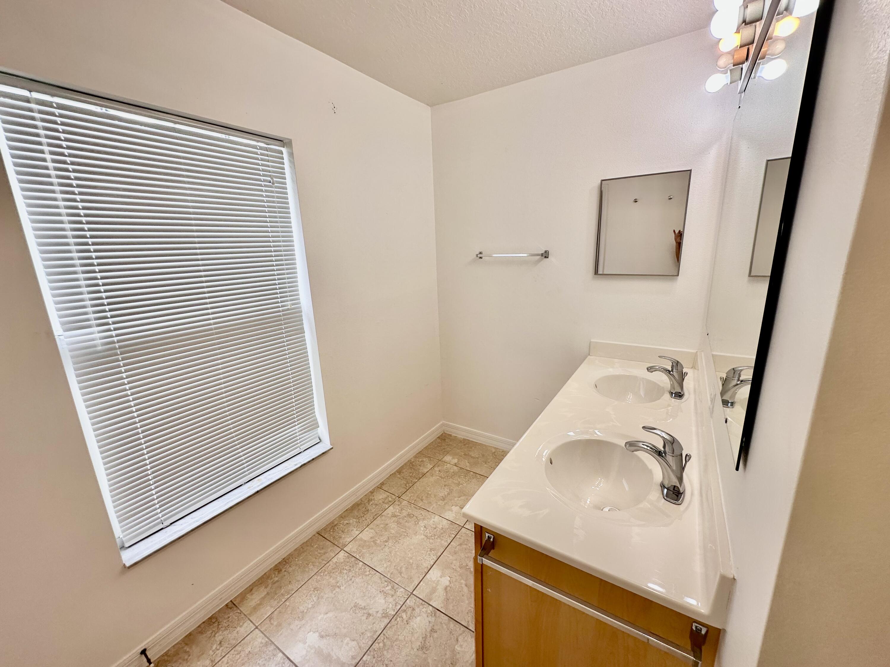 2259 Maeve Circle