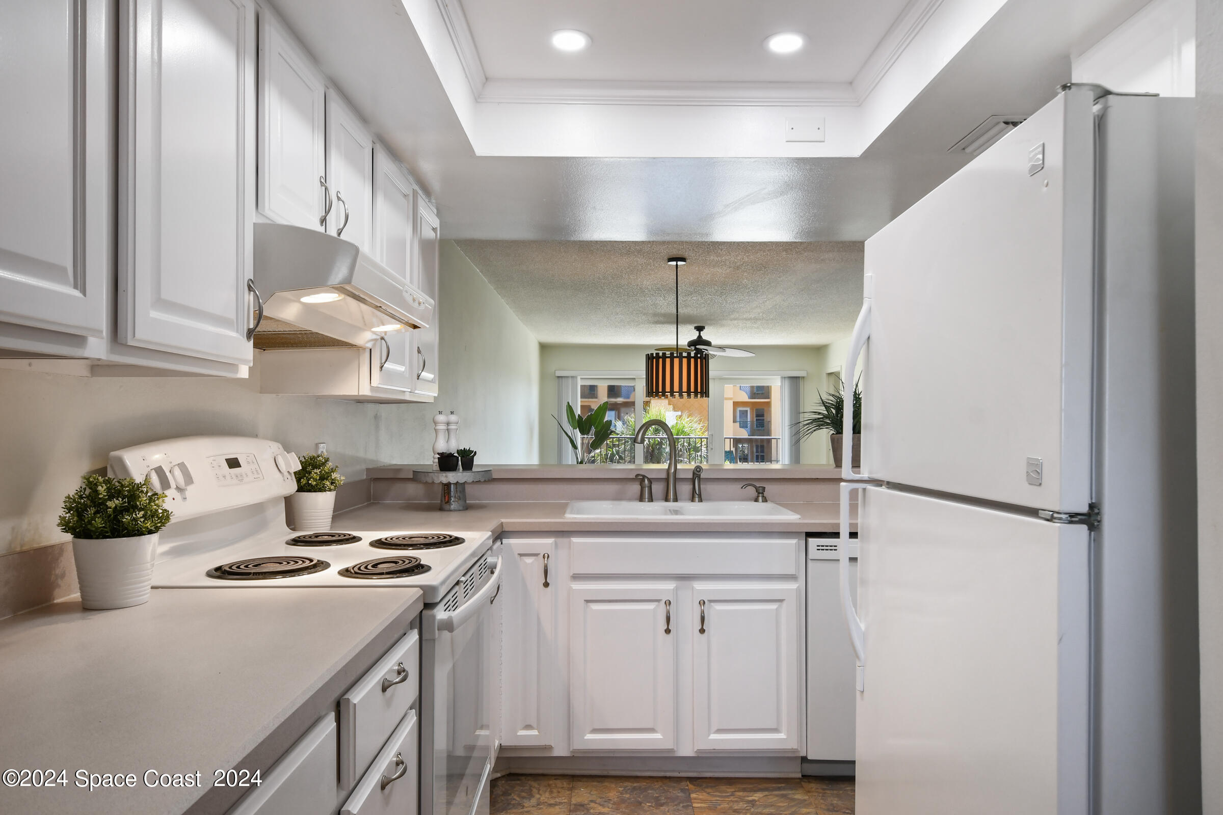 8494 Ridgewood Avenue 4305