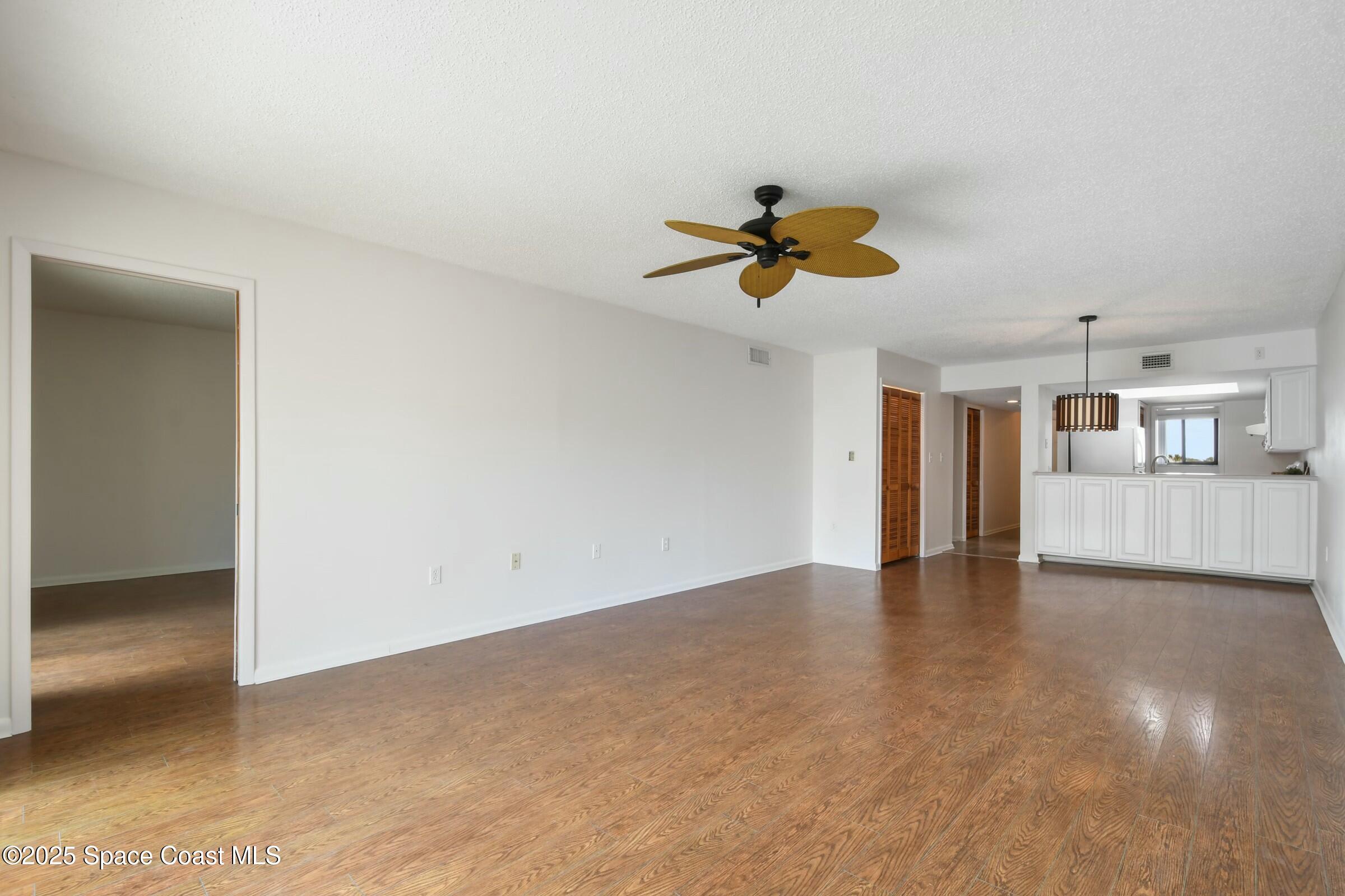 8494 Ridgewood Avenue 4305