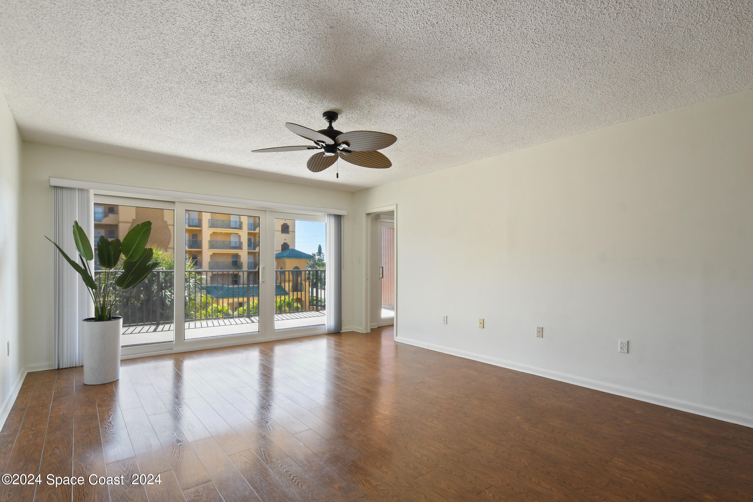 8494 Ridgewood Avenue 4305