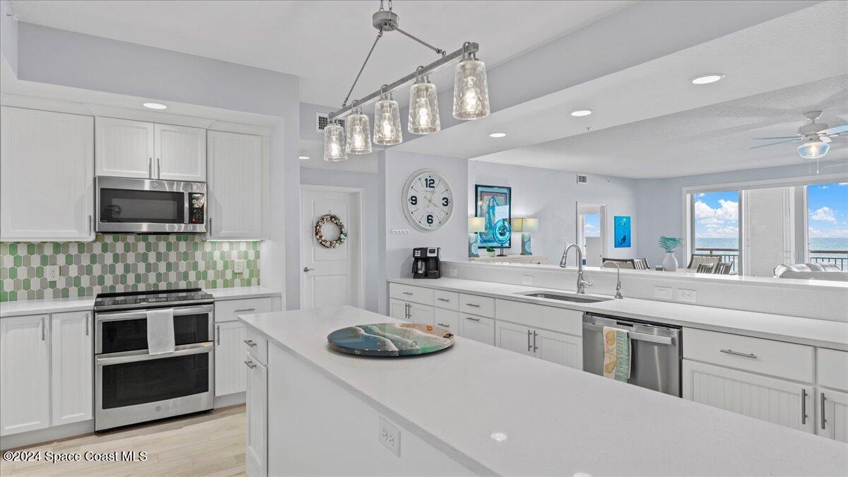 1025 Highway A1a, 202
