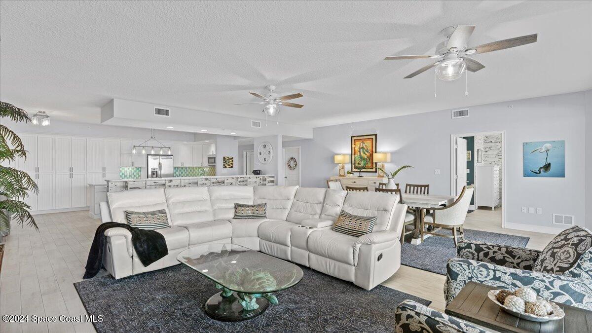 1025 Highway A1a, 202