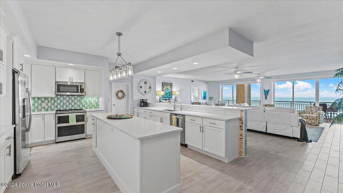 1025 Highway A1a, 202