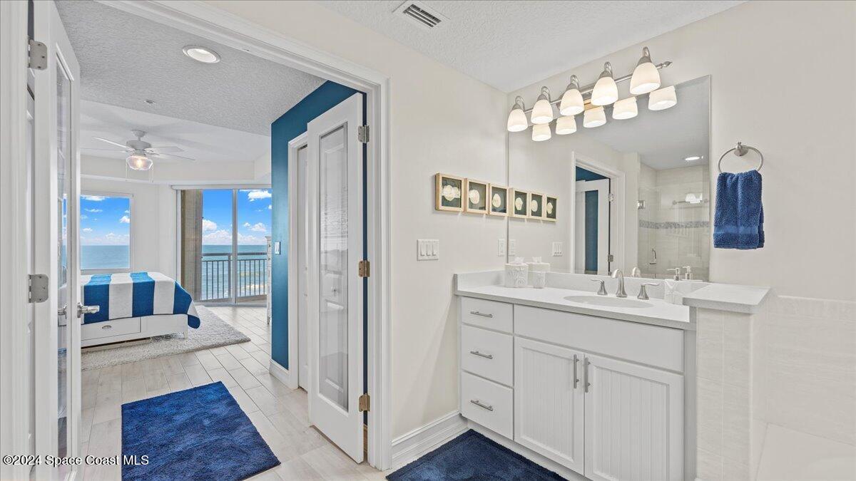 1025 Highway A1a, 202