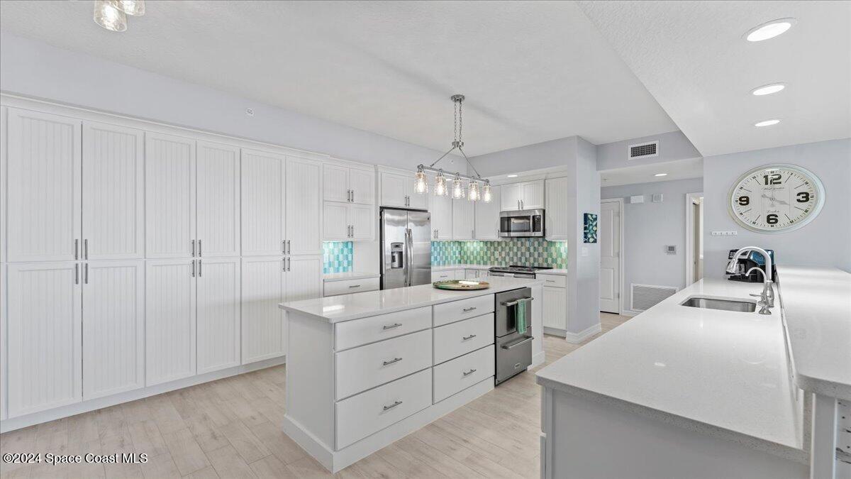 1025 Highway A1a, 202