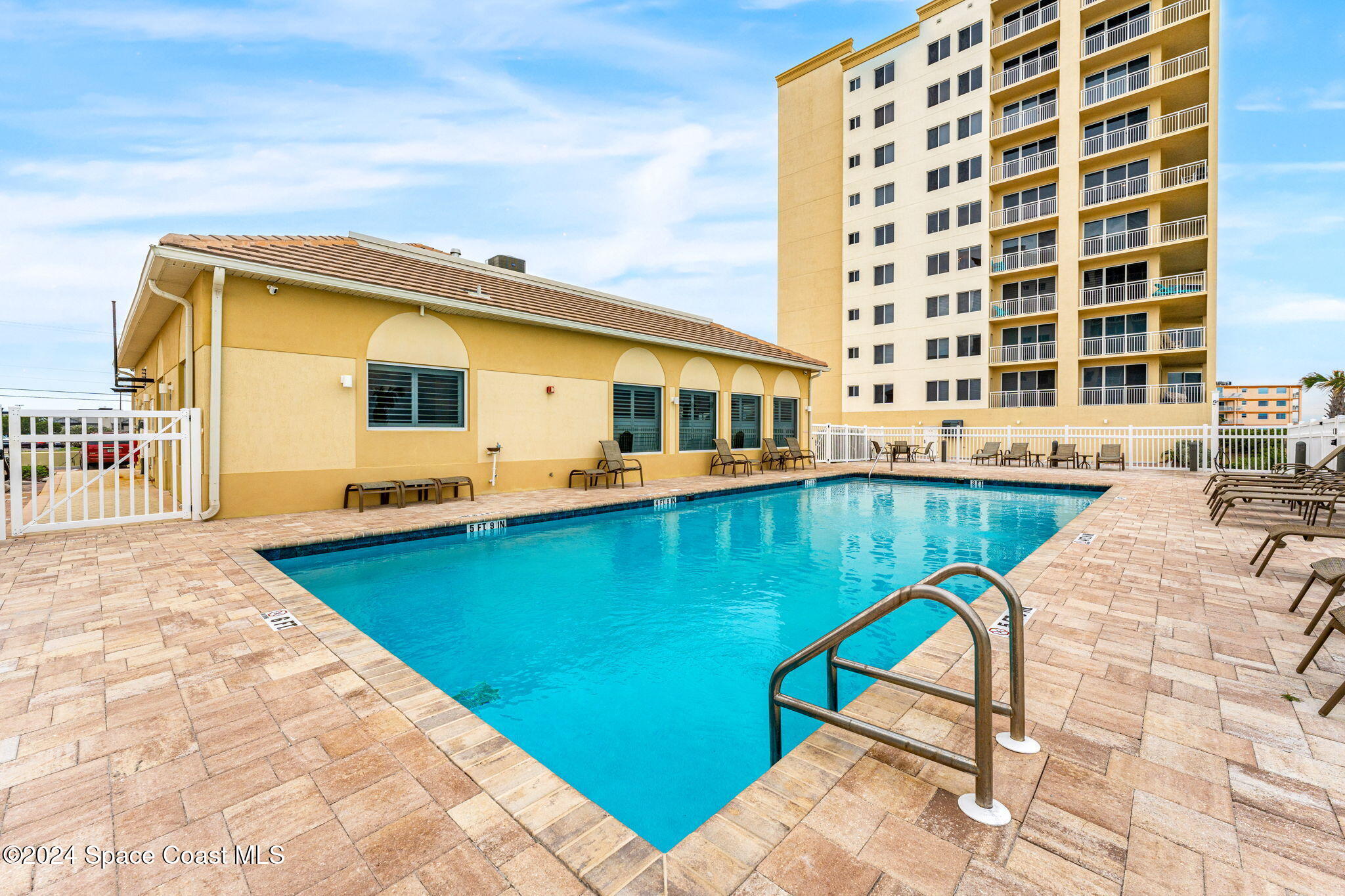 1025 Highway A1a, 202