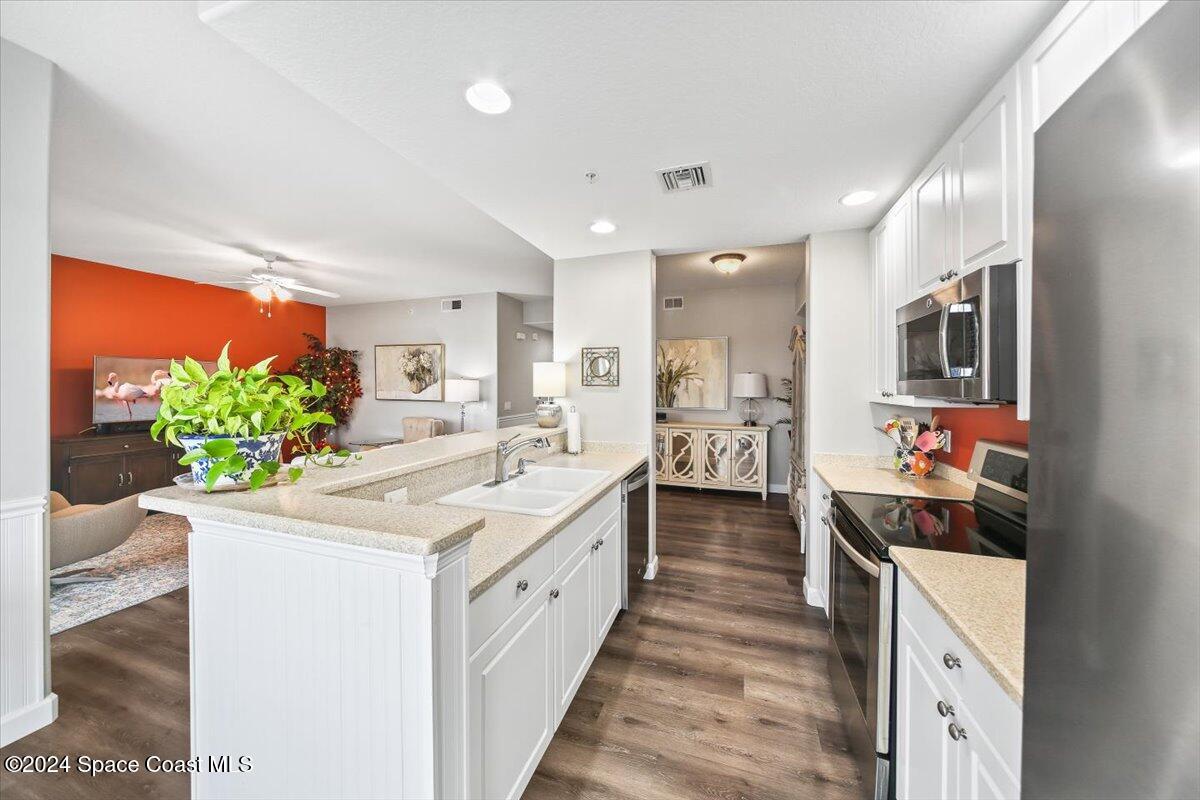 6848 Toland Drive, 106