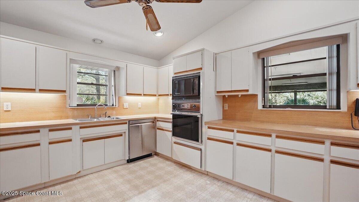 3940 Garvin Lake Drive, Grant-Valkaria