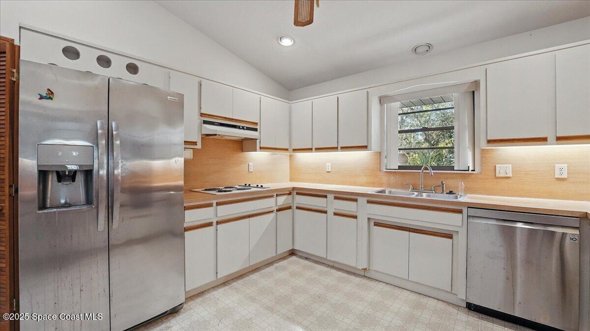 3940 Garvin Lake Drive, Grant-Valkaria