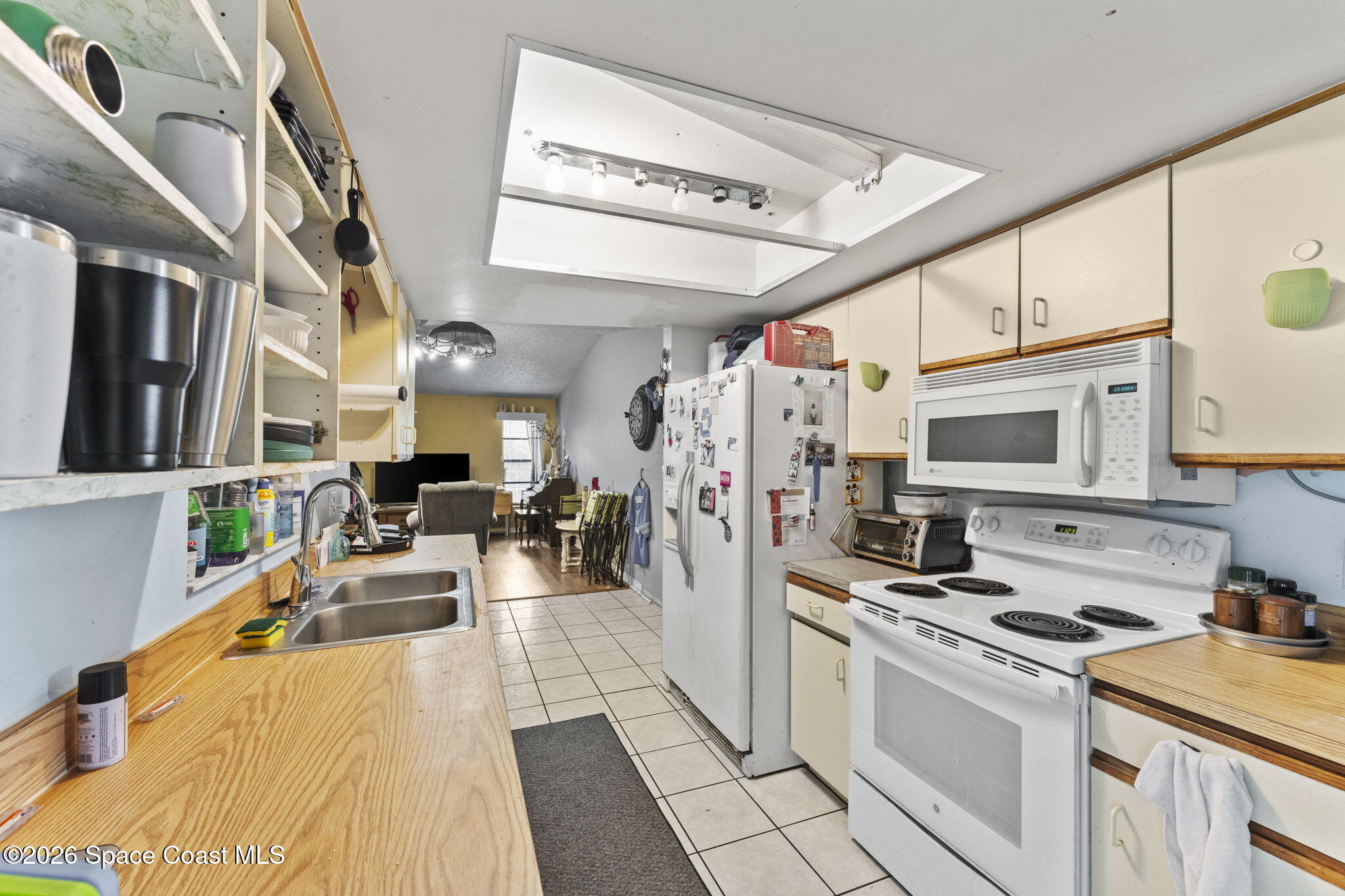 988 Pineland Drive