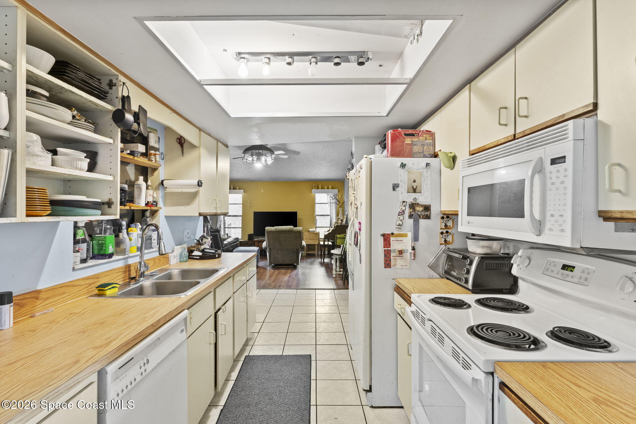 988 Pineland Drive