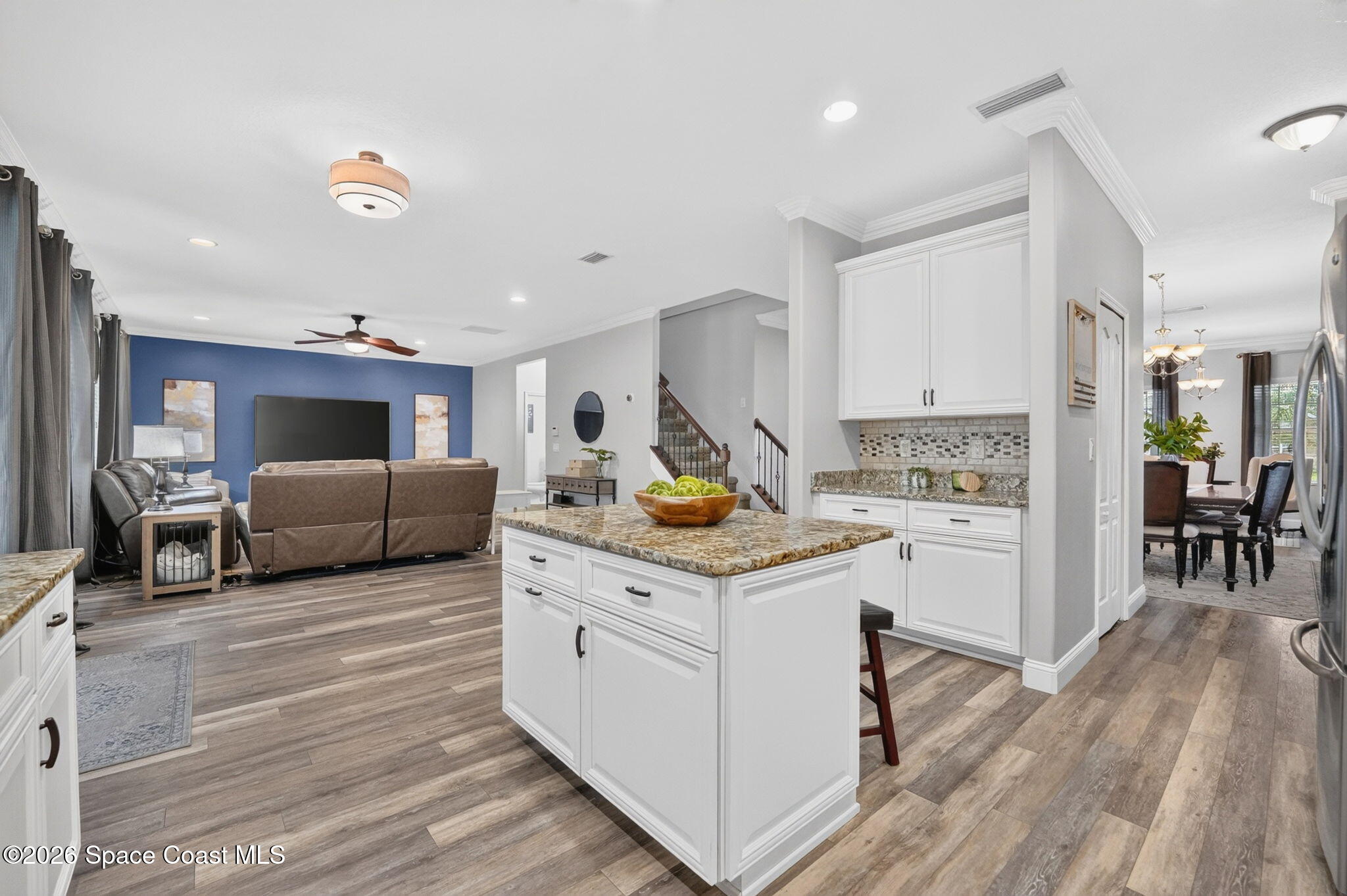 3517 Hollisten Circle