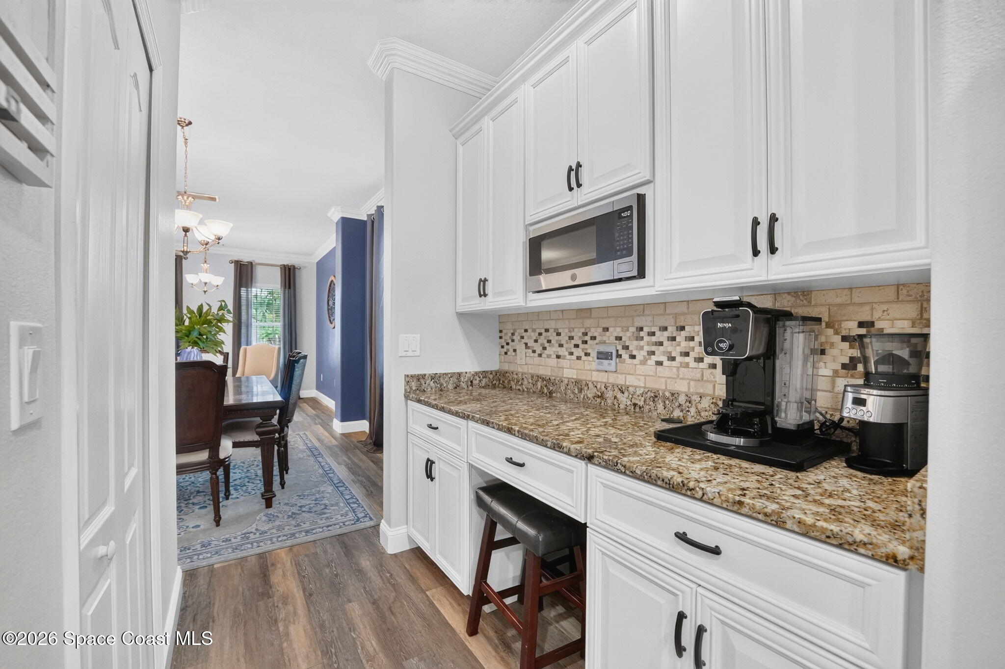 3517 Hollisten Circle