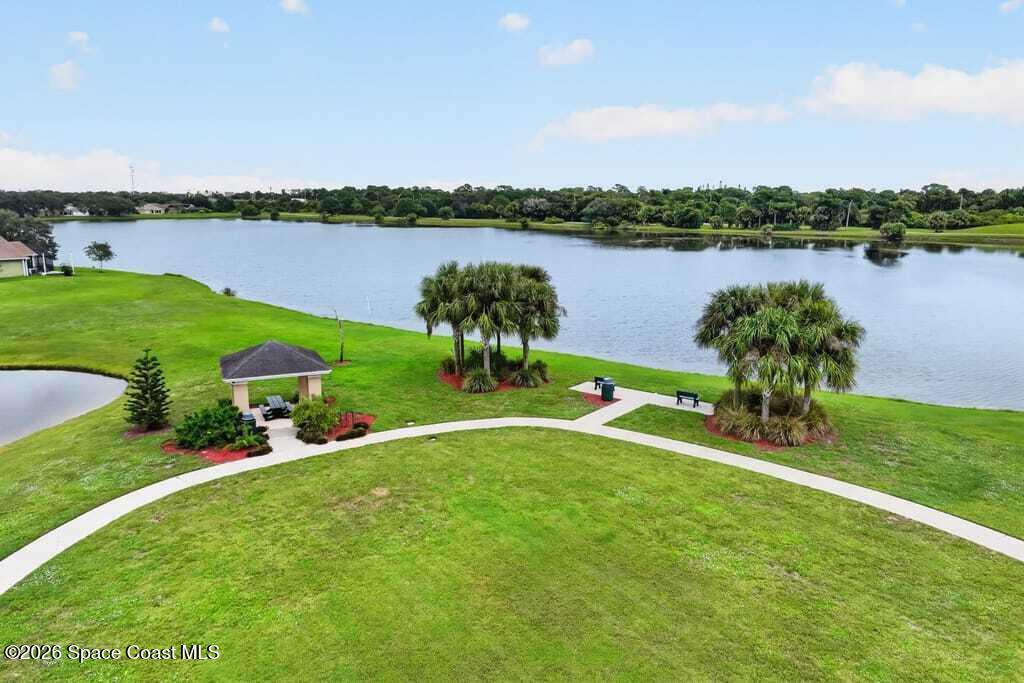 8044 Creshire Court